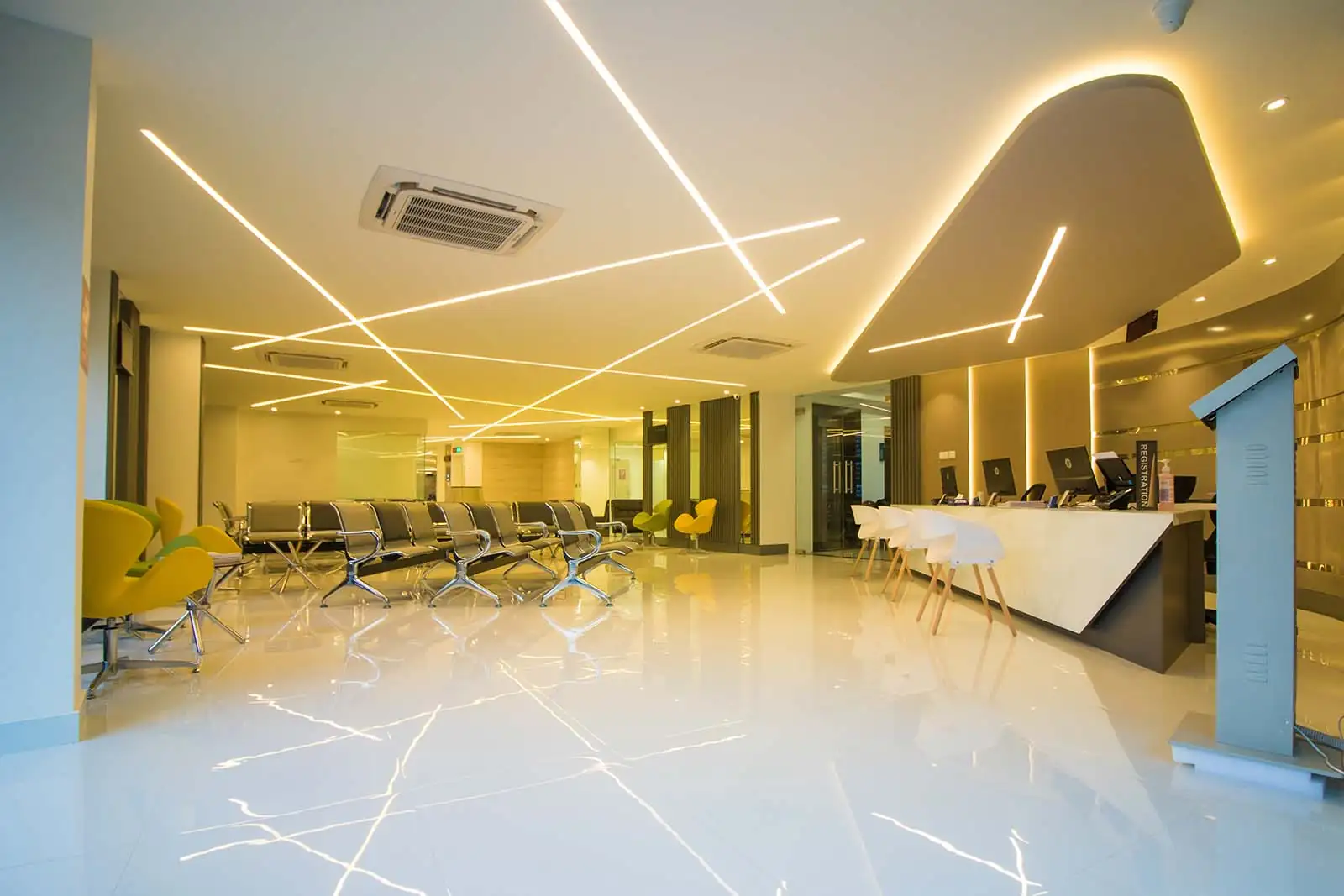 Registration desk at Sanghi Medical Centre, Kerala - healthcare interior design by Radianz, architects in Trivandrum
